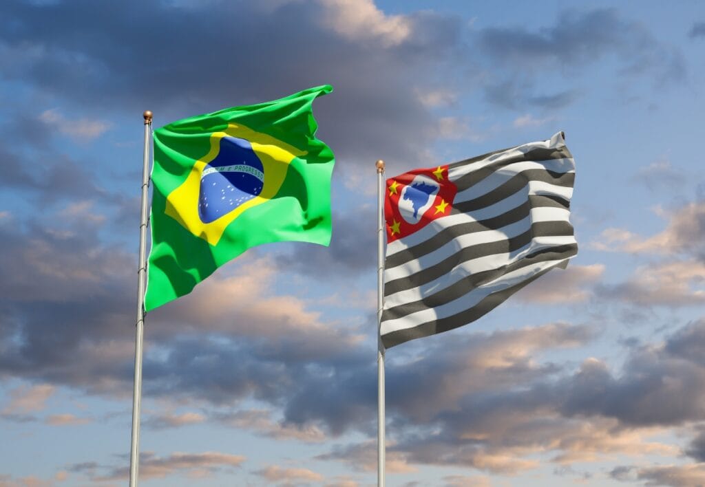 o que realmente aconteceu no 9 de Julho em São Paulo e como esse dia moldou a história do estado