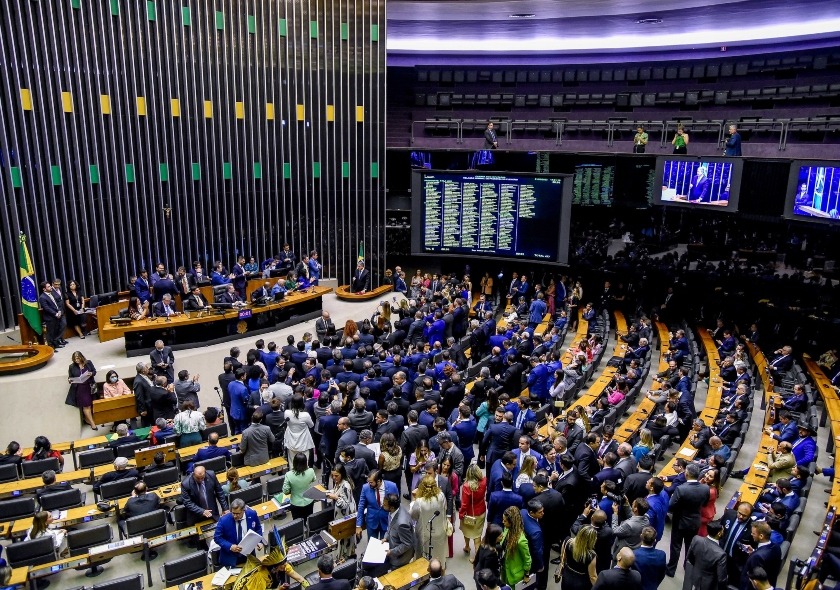 Câmara dos Deputados aprova o PLP 143/20 que descongela pagamentos referente a pandemia