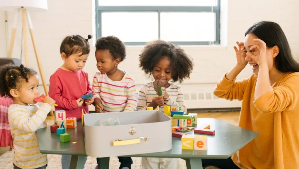 Professores da Educação Infantil podem ser reconhecidos no Magistério: entenda o PL 2.387/2023